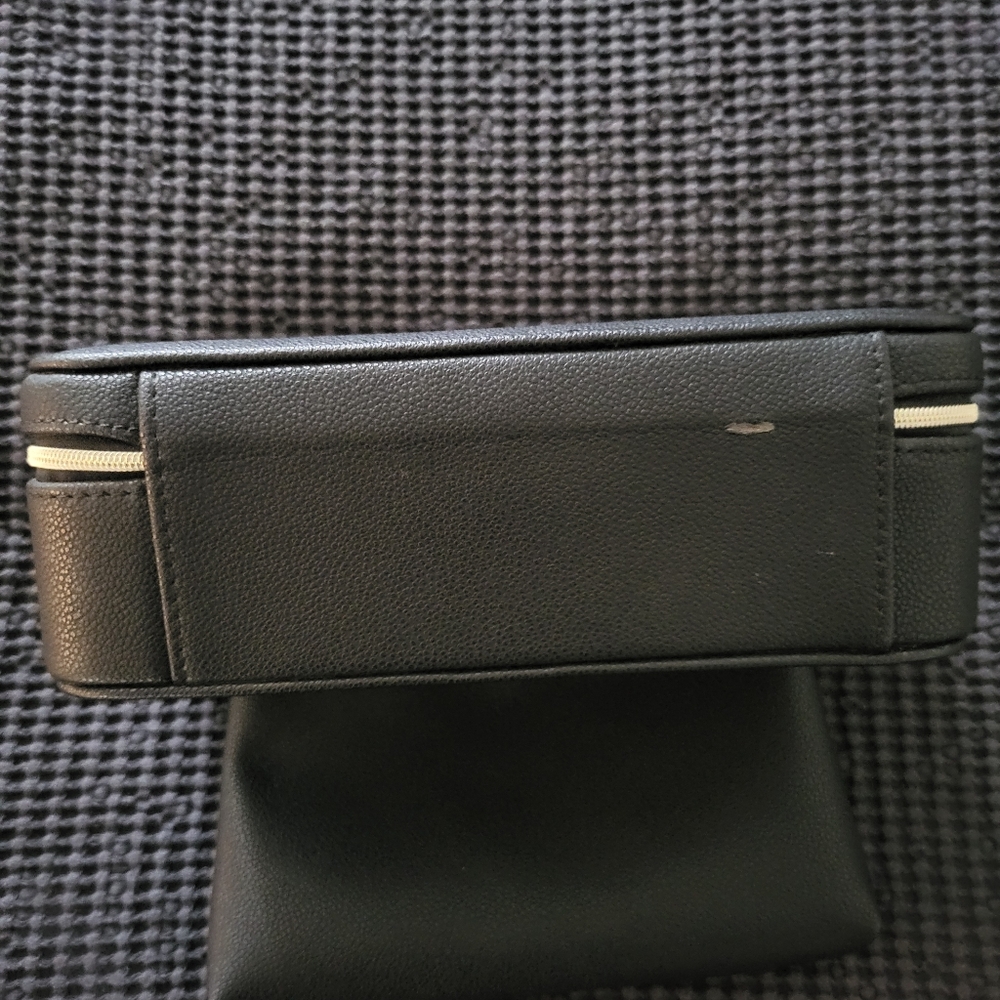 Jewelry Box With Pouch - Picture 9 of 10